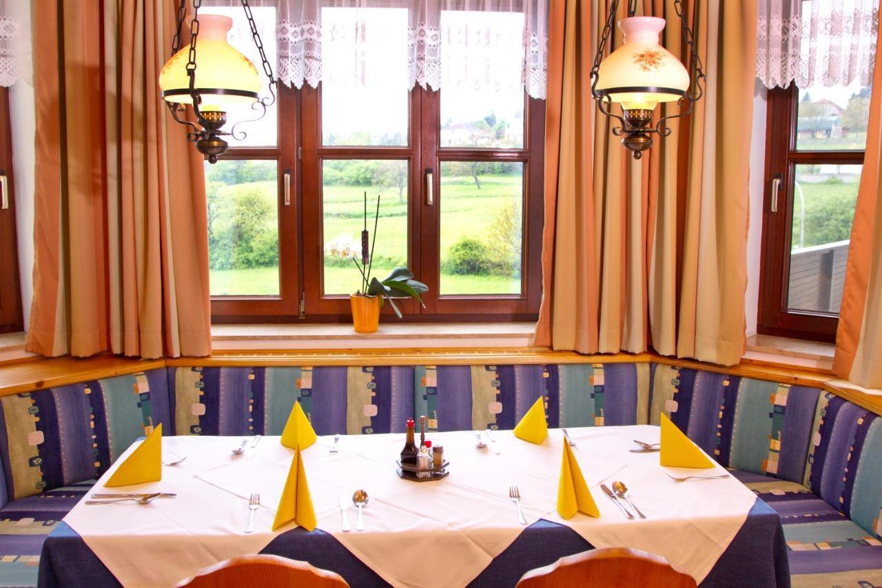 Hotel Stich Manhartsbrunn ภายนอก รูปภาพ