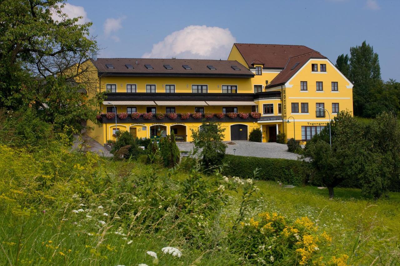 Hotel Stich Manhartsbrunn ภายนอก รูปภาพ