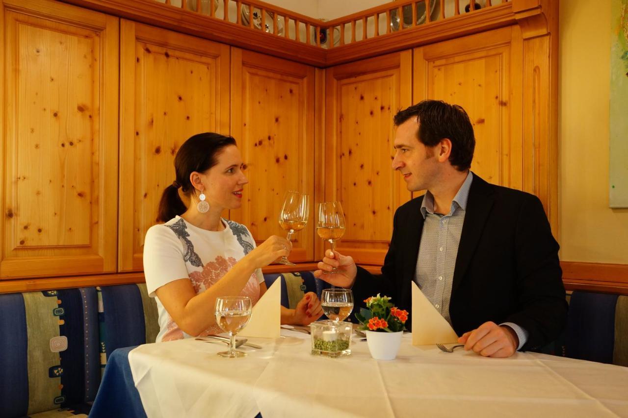 Hotel Stich Manhartsbrunn ภายนอก รูปภาพ