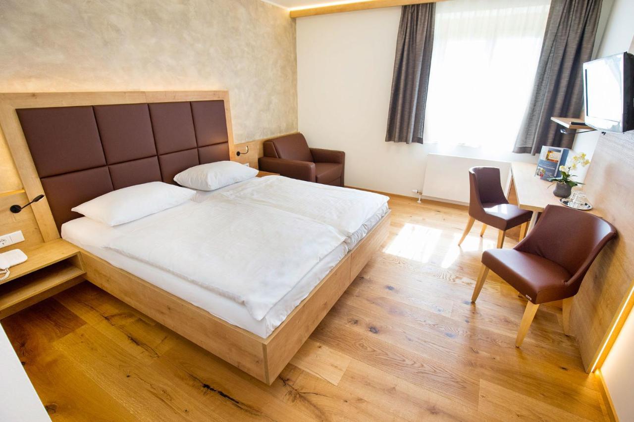 Hotel Stich Manhartsbrunn ภายนอก รูปภาพ
